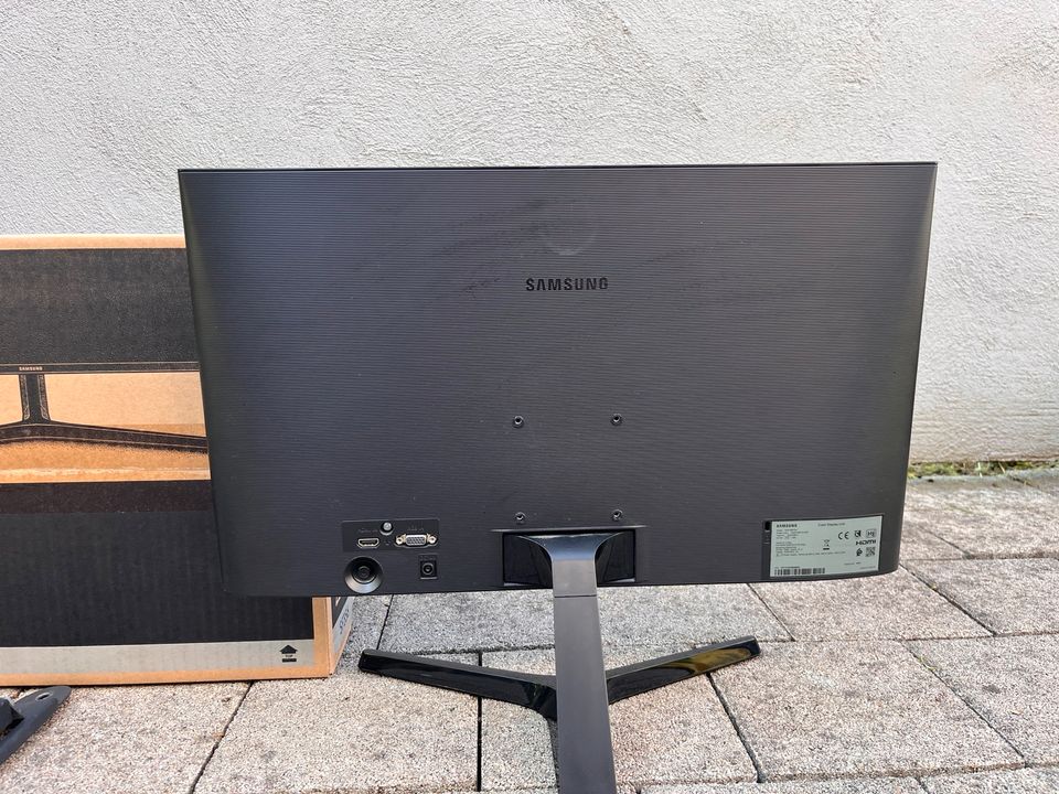 2x Samsung LED Monitor SF356 24 Zoll + Wandhalterung in Waldenbuch