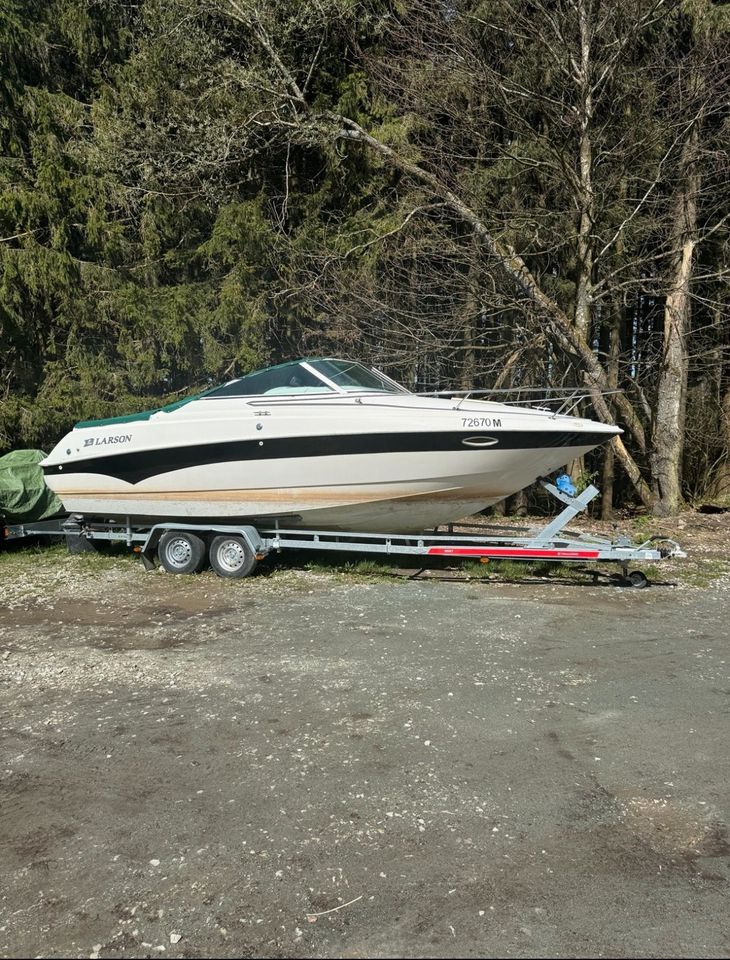 Motorboot Larson 235 Volvo Penta 5,7 Bj.1998 mit Trailer in Schwalbach a. Taunus