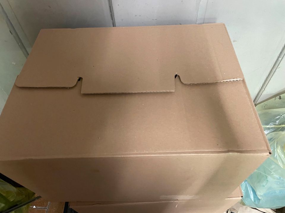 Kartons / Umzugskartons gleiche Größe  ca. 48x37x31 cm in Schwabach