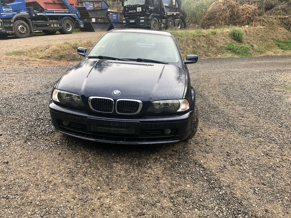 Bmw E46 320i Coupé Orientblau  Schlachtfahrzeug Teilespender in Idar-Oberstein