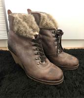 Buffalo Winter Leder Stiefel mit Schnürung und Keilabsatz Hessen - Rodgau Vorschau