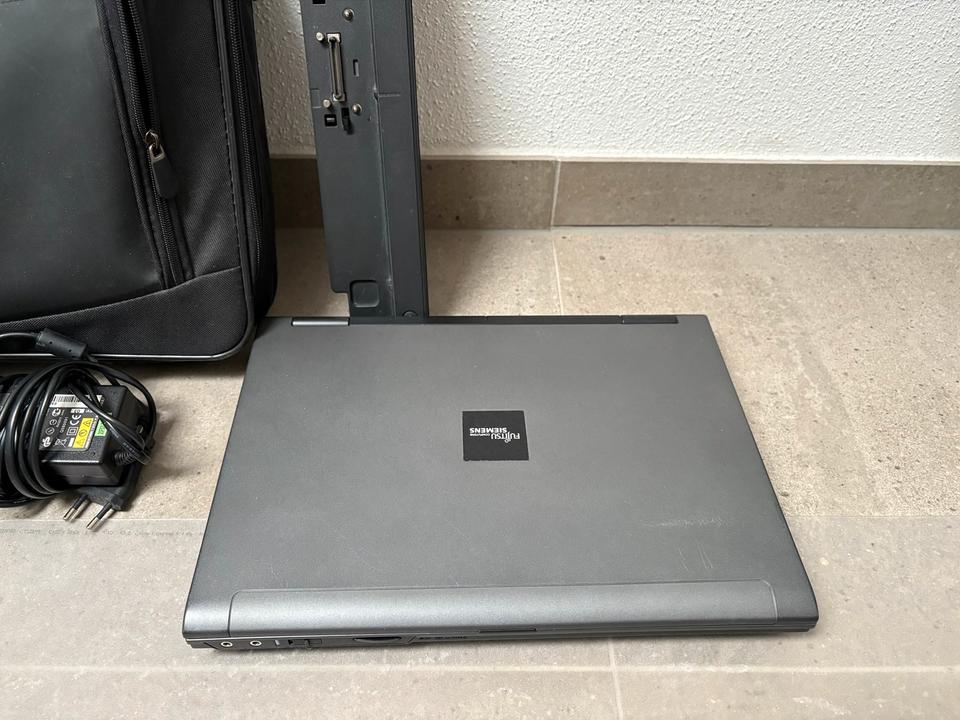 Fujitsu-Siemens ESPRIMO Mobile M9410, Laptop, 256GB SSD, 4GB RAM in Traunstein