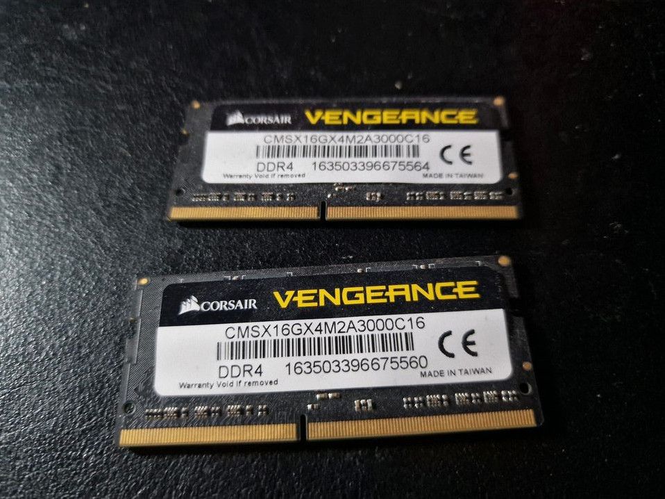 Corsair Vengeance 16GB Kit (2 x 8GB) DDR4 SO-DIMM 3000 MHz CL16 in Eichenau