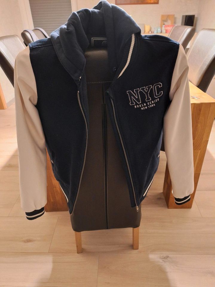 College Jacke 170 in Herford