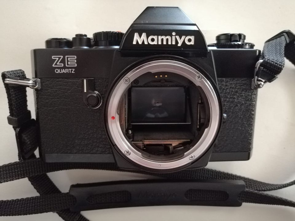 Mamiya ZE Quartz SLR Kamera Spiegelreflexkamera Gehäuse in Wiesloch