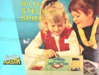 DDR Bild-Steckspiel, 6 Farben, Steck-Lochgitter 215 x 135 mm, Berlin - Hohenschönhausen Vorschau