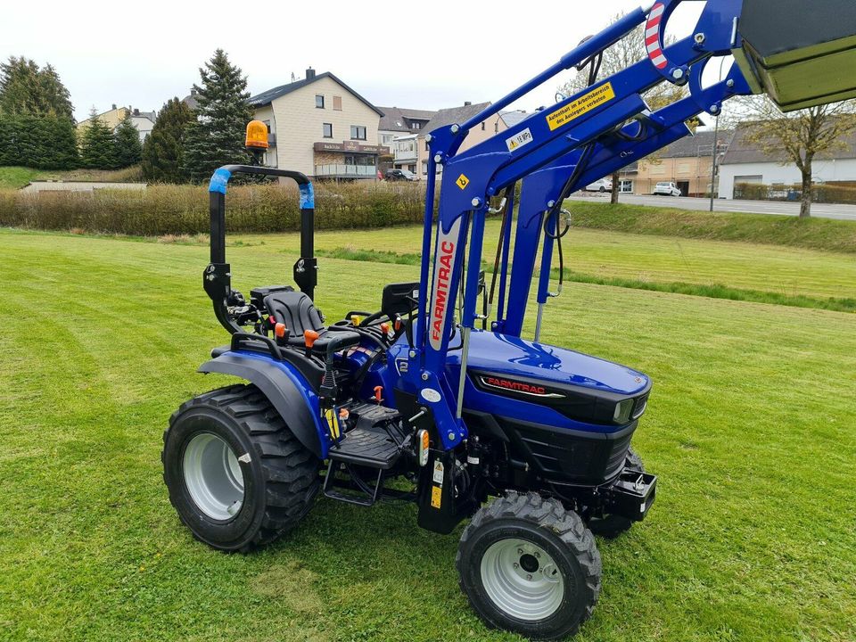 Kleintraktor Farmtrac Allrad 26 +Frontlader+StVZO in Arzfeld