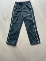 Nike Sporthose Gr 122-128, XS, anthrazit, Kinder Niedersachsen - Lilienthal Vorschau