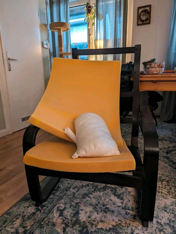 Poäng Sessel IKEA schwarz-braun/beige in Bremen