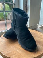 UGG W Essential Mini schwarz Gr. 39 Nordrhein-Westfalen - Willich Vorschau
