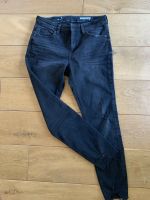 Edc Jeans schwarz 30/28 38/40 Medium Skinny Fit NEU Fransen Niedersachsen - Bad Bederkesa Vorschau