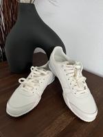 Puma Bella Sneaker Creme Gold Gr 38 Neu Nordrhein-Westfalen - Hagen Vorschau