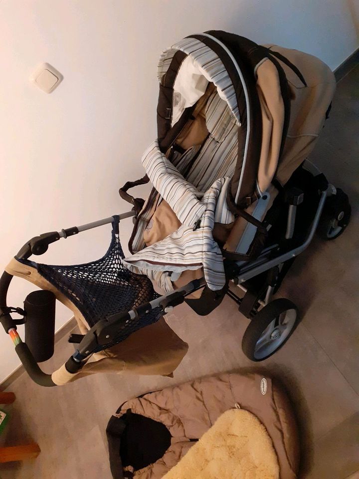 Kinderwagen Teutonia Mistral mit Zubehör in Krefeld