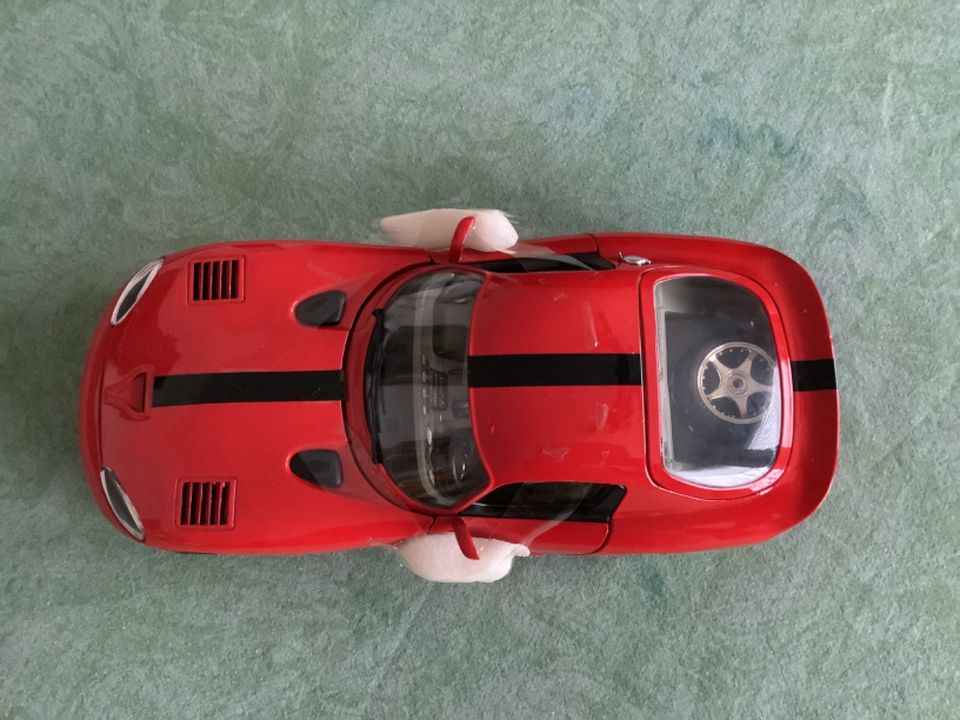 Ferrari   Dodge Viper GTS Coupe‘. 1:18 NEU in Berlin
