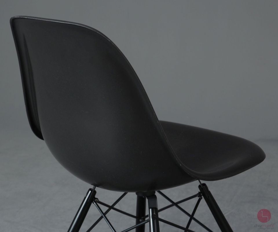 Vitra / Herman Miller Side Chair DSW Fiberglas Stuhl Holz Gestell in Würzburg