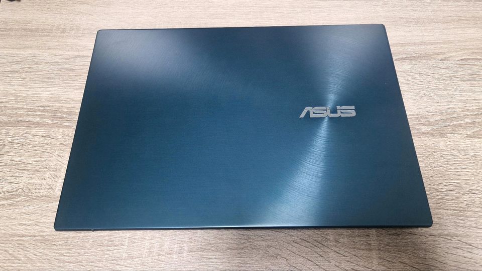 Laptop Asus Zenbook Duo UX481FA in Vilshofen an der Donau