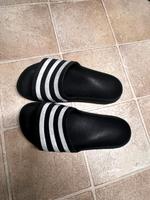 adidas Badeschuhe Gr. 38 Niedersachsen - Wedemark Vorschau