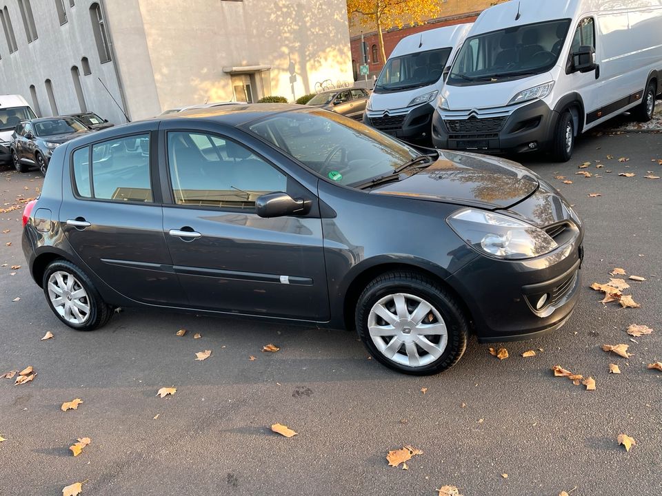 Renault Clio Edition Dynamique III TÜV-08/24 Zrm in Leipzig