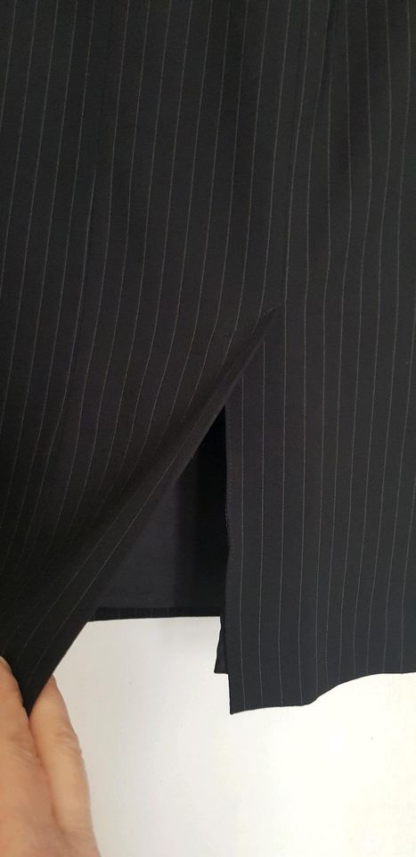 Nadelstreifen Pinstripe Kostüm Gothic Bleistiftrock Blazer in Berlin