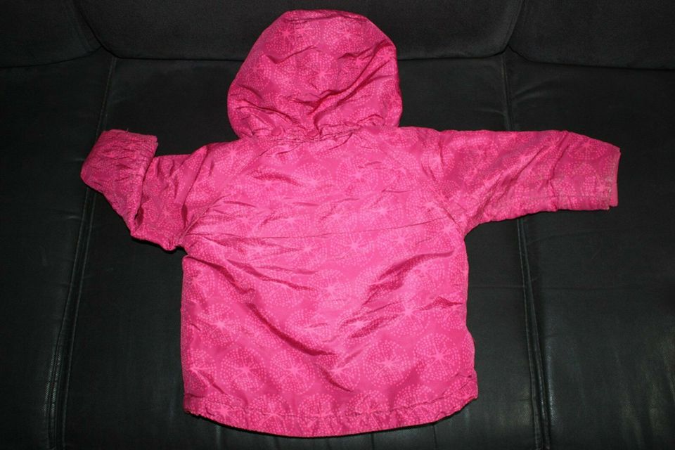 Herbst/Winterjacke mit Kaputze - 80 in pink in Küsten