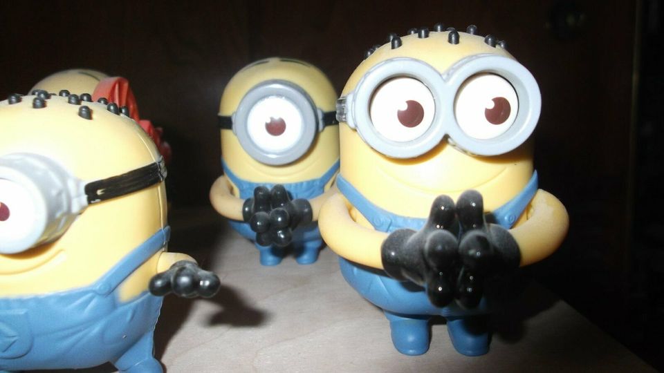 8 Minions Ich, einfach unverbesserlich McD Minion in Berlin