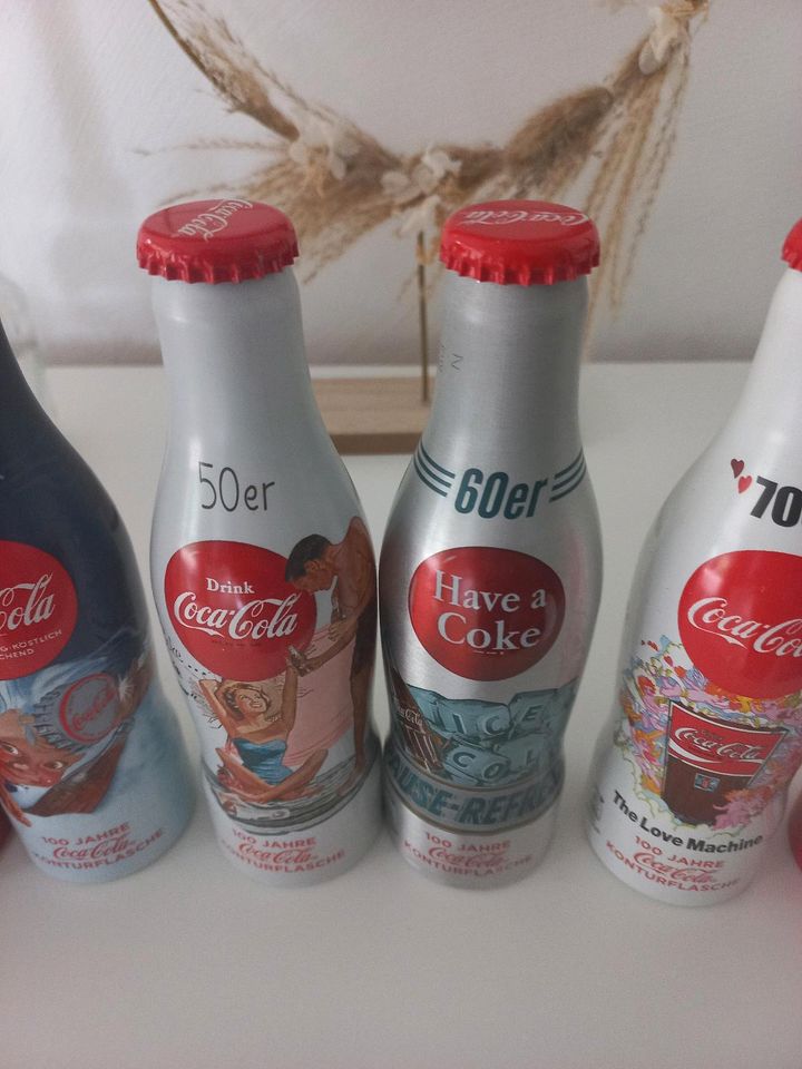 Coca Cola Sammel - Konturflaschen 20er - 80er Jahre in Essen