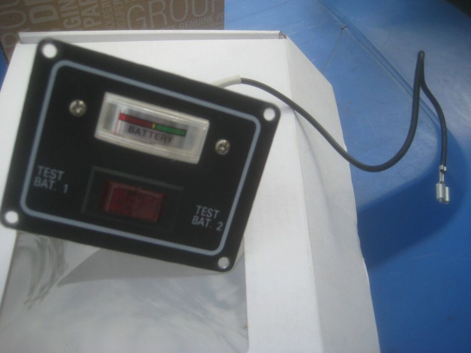 Batterieschalter, Voltmeter in Pfaffing