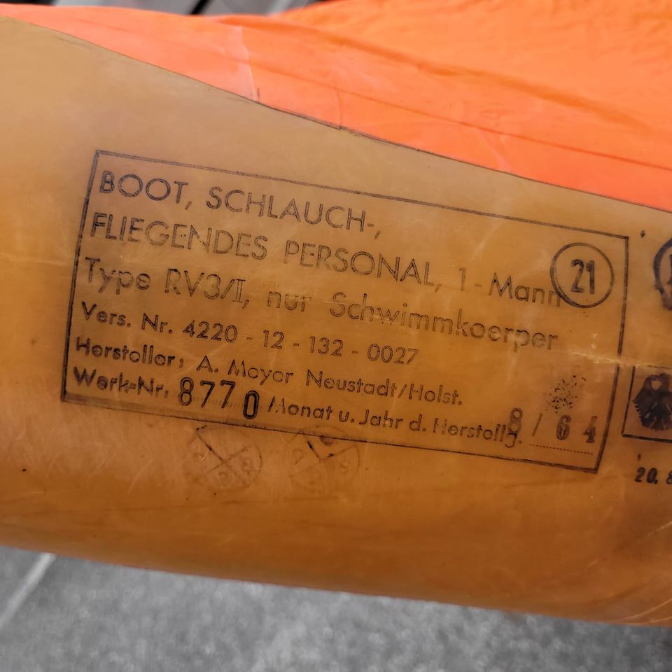 Original Bundeswehr 1 Mann-Flieger-Rettungsschlauchboot Kampfjet in Freilassing