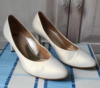 Brautschuhe der Marke Högl, Größe 39 Hessen - Gersfeld Vorschau