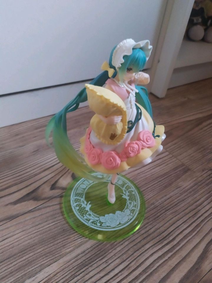 Hatsune Miku Figur in Zemmer