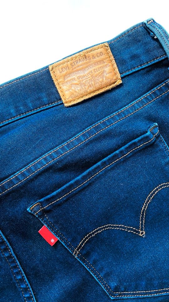 Levis 311 - Shaping Skinny Jeans - blue denim / W14 in Lübbecke 