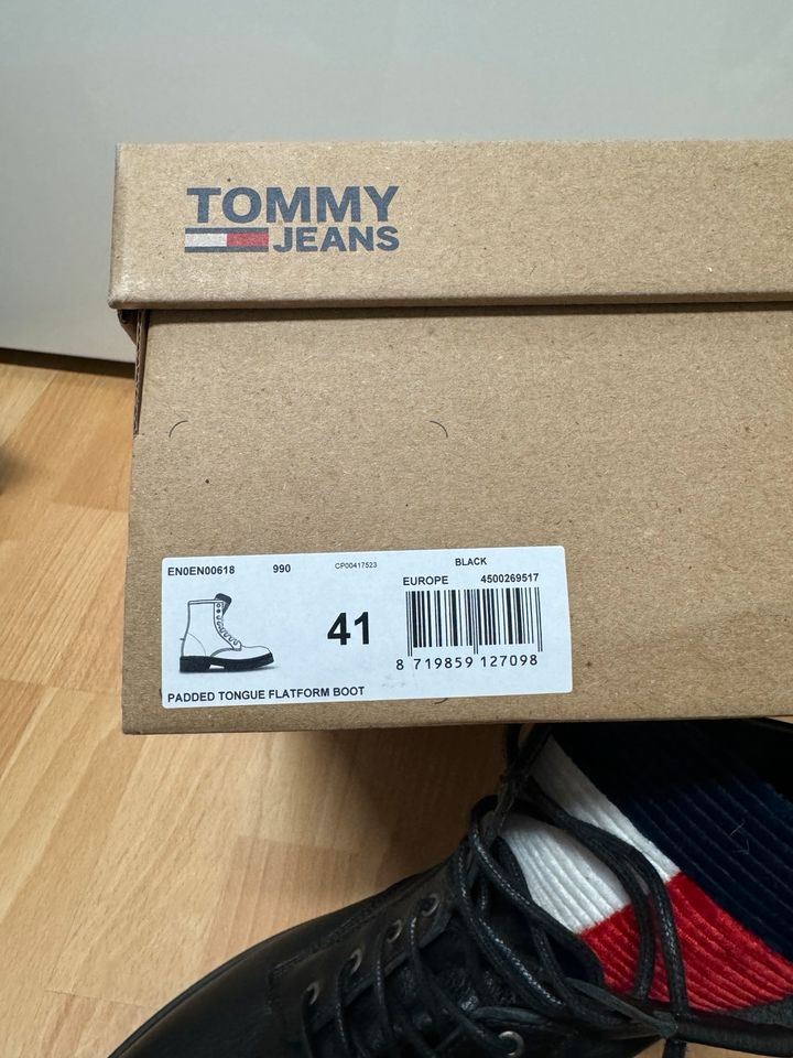 Tommy Hilfiger Stiefel in Aschaffenburg