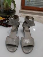 Gabor Sandalen Pumps Gr.42/8,5 silber Hessen - Hofbieber Vorschau