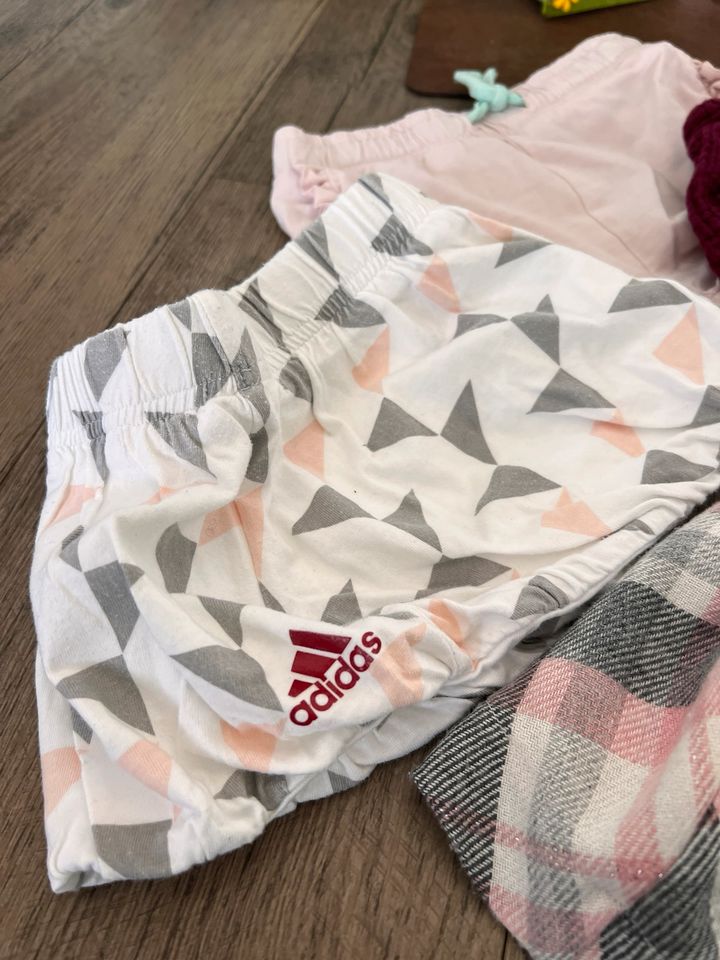 Röcke und kurze Hosen BabyGirl Set Größe 68 Adidas in Gera