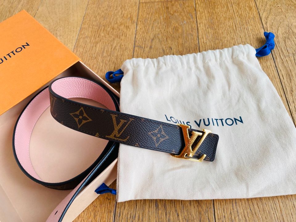 Buy Louis Vuitton Monogram LV Initiales 30mm Reversible Belt (Rose poudre,  80 cm) at