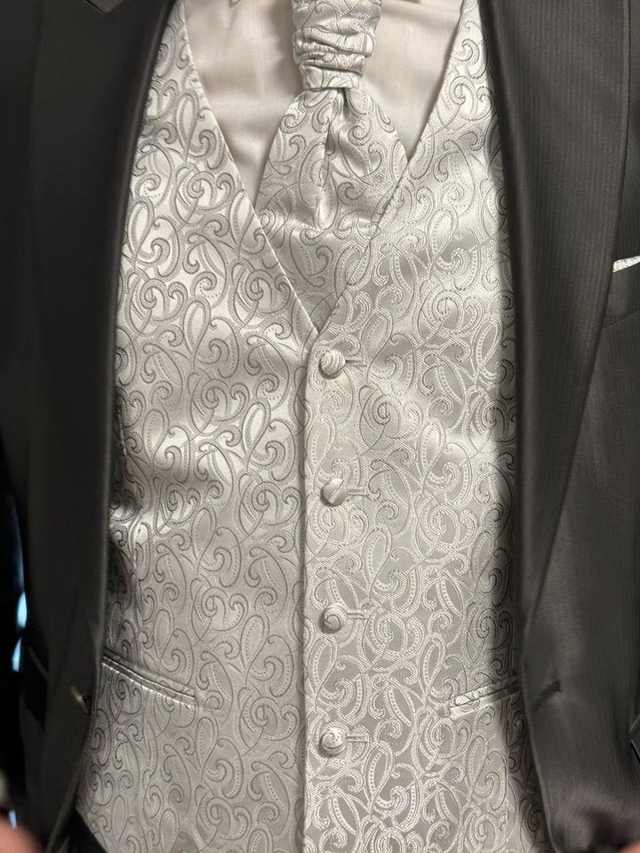 Bräutigams Anzug -NEU- nicht getragen in Bargteheide