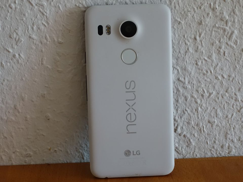 Gepflegtes LG NEXUS 5X mit Schutzhülle – Seltene Ausführung in Winnenden