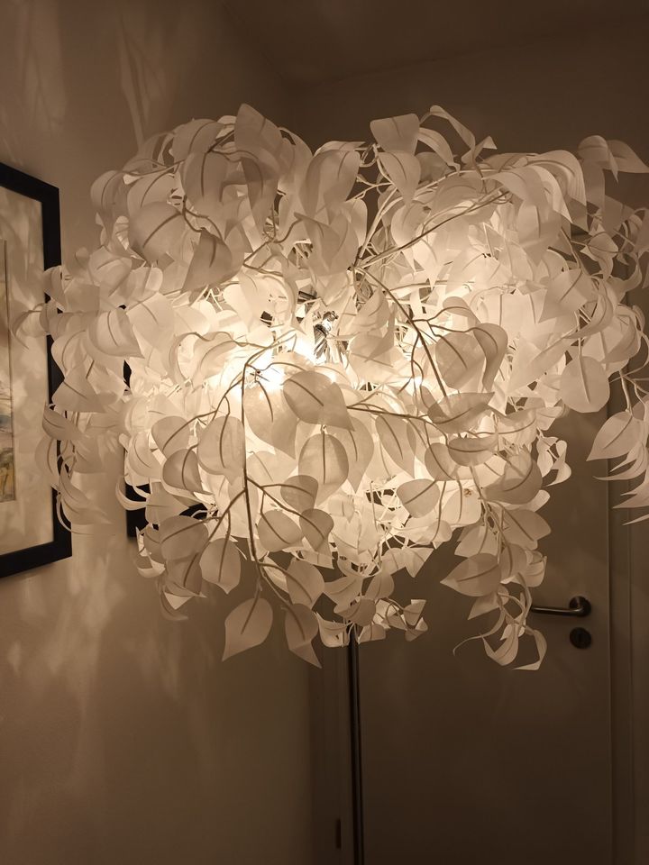 LED Stehleuchte Designer Lampe Blätter Lampenschirm Weiß 180 cm H in Windorf