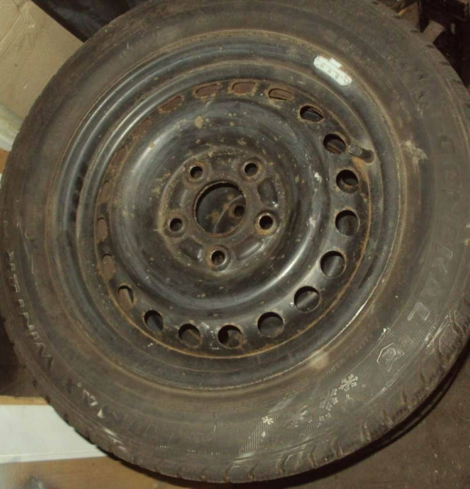 195/60 R15 M+S mit Stahlfelgen 5x114,3 --- z.B. Honda Civic EP in Erfurt