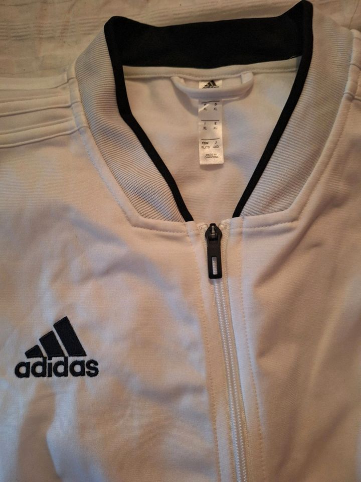 Adidas Jacke in Oranienburg