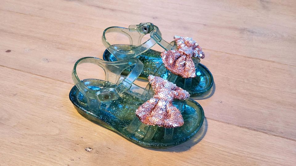 Mädchen Badeschuhe Jelly Sandalen Gummi Gr.25/26 in Naila