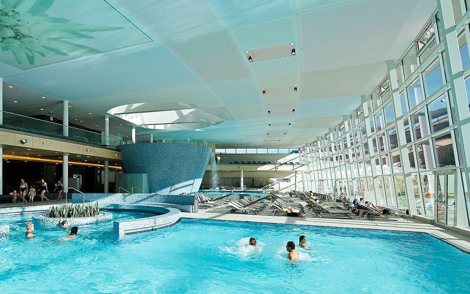 Familienurlaub im Herbst 2024 - Ferien in Österreich inkl. Therme in Gräfelfing