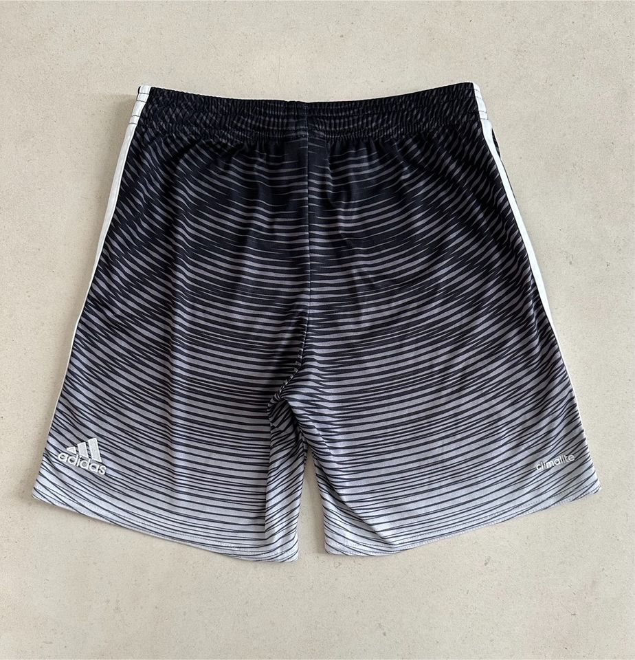 Adidas Fußball Shorts, kurze Sporthose, CHELSEA, Jungen, Gr. 140 in Hamburg