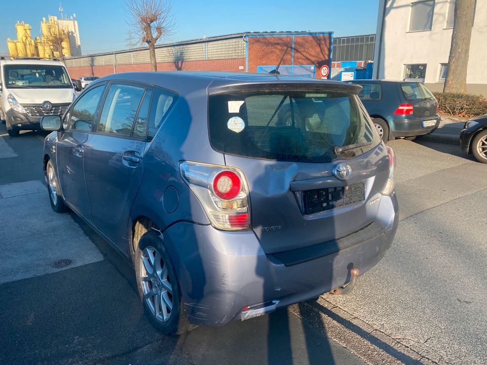 Toyota Verso 2010 AR2  Schlachtfest Motor Getriebe Tür Heckklappe in Dortmund