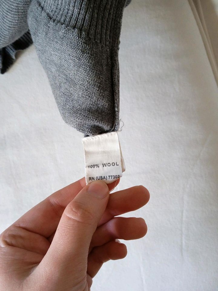 Grauer Pulli von Zara Man in Haan