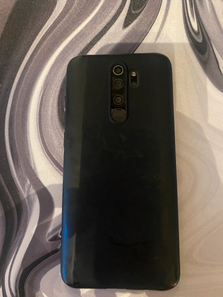 Xiaomi Redmi Note 8 Pro mit Hülle in Heidelberg