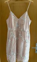 Kleid von Esprit in rose mit silbernen Blumen drauf in Größe 44 Niedersachsen - Seesen Vorschau