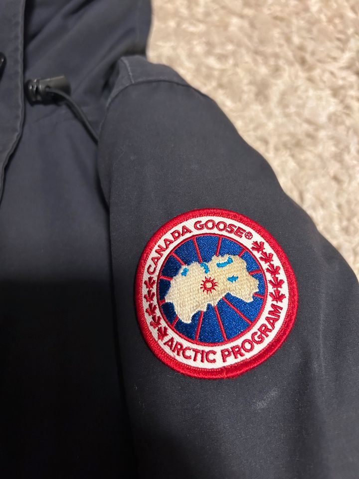 Canada Goose montebello damen Daunenparka Matel Jacke in Hamburg