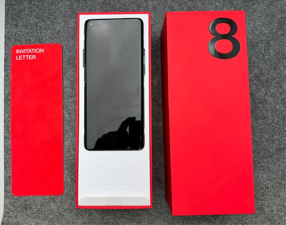 OnePlus 8 Pro (Display teils Defekt) in Friedberg