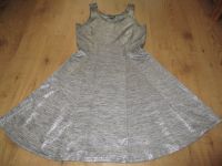 schönes Mädchen Sommer Kleid Trägerkleid grau glänzend Gr.146/152 Thüringen - Erfurt Vorschau
